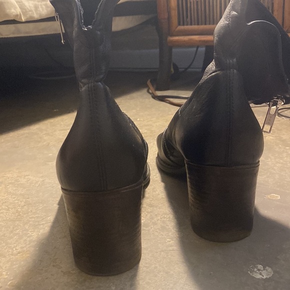 Summit by White Mountain black booties. Size 41/10 - Picture 5 of 11